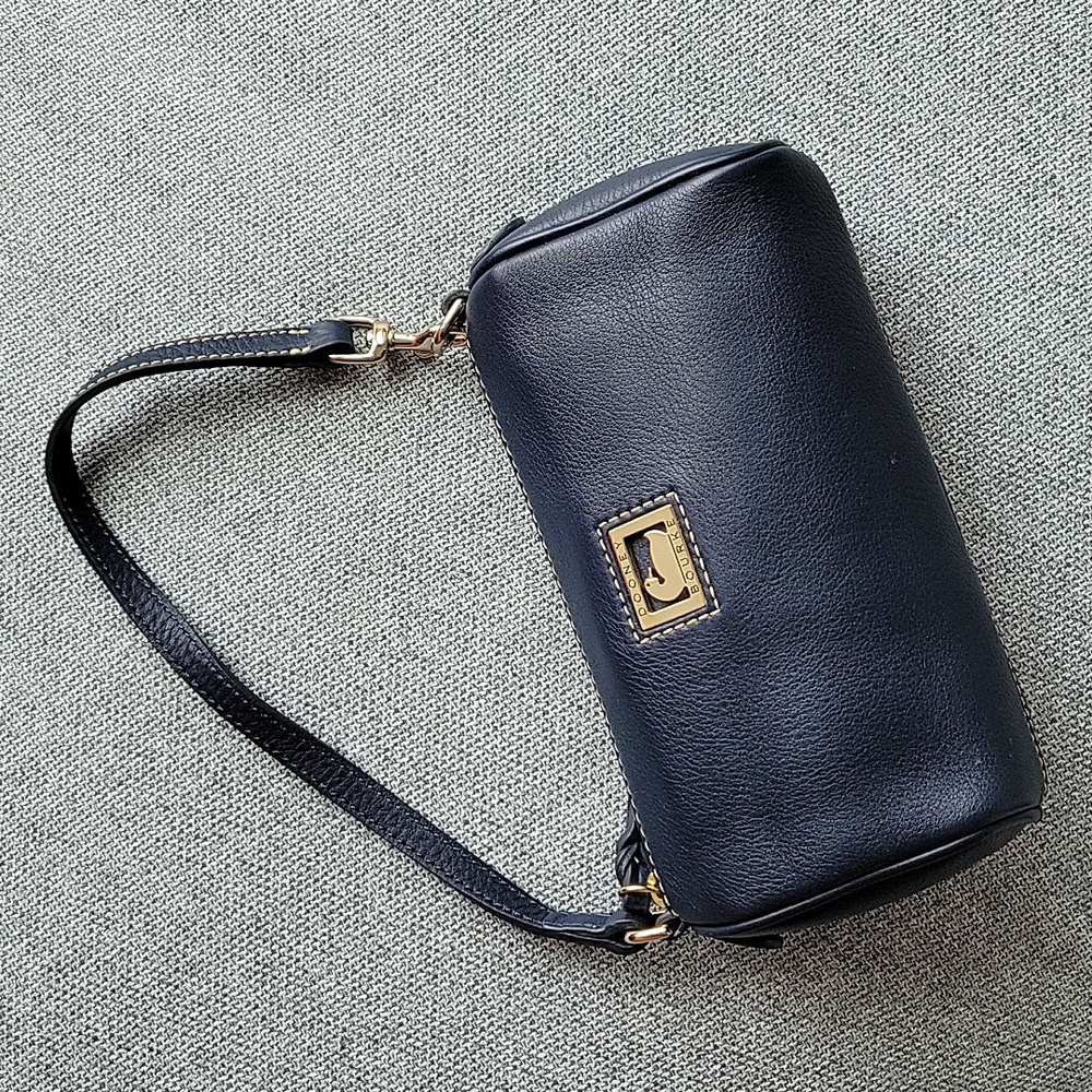 NWOT Dooney & Bourke Dark Navy Blue Leather Zip Shoulder Bag Clutch
